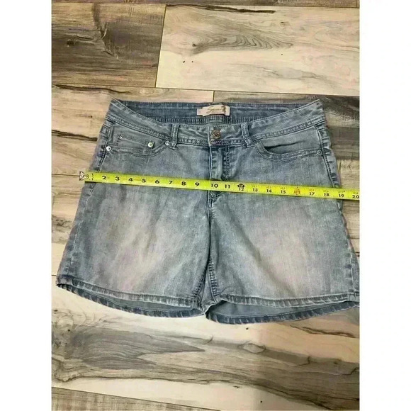 Seven7 Jean shorts women’s light washed size 10 - Picture 5 of 9